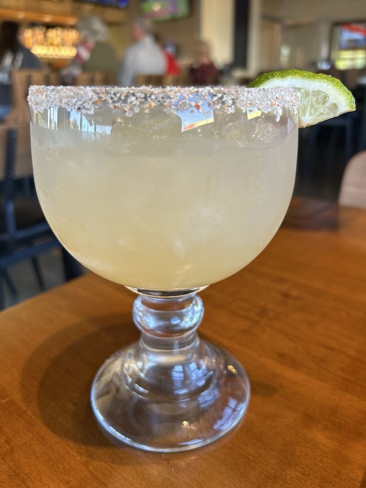 Rocas Sports Bar & Grill Logo