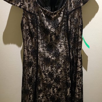 Clotheshorse Anonymous - Alice & Olivia black lace dress $153. - Women's Clothing Near Me - Dallas, Texas