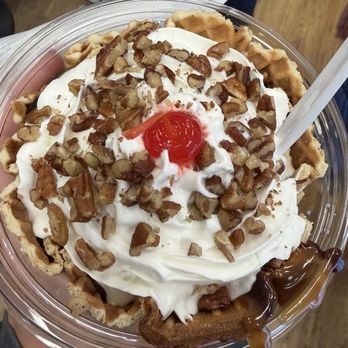 Kilwins Ice Cream - Chocolate - Fudge - Turtle Sundae - Ice Cream & Frozen Yogurt Near Me - St Joseph, Michigan Kilwins Ice Cream - Chocolate - Fudge - Turtle Sundae - Ice Cream & Frozen Yogurt Near Me - St Joseph, Michigan