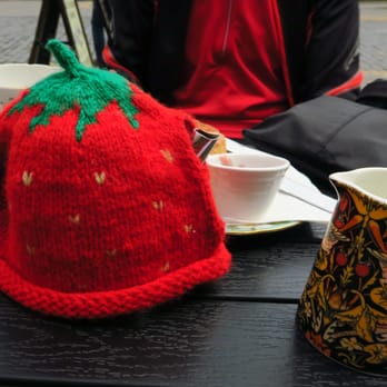So Strawberry Cafe - What a cute tea cozy :3 - Coffee & Tea Near Me - Linlithgow, WLN So Strawberry Cafe - What a cute tea cozy :3 - Coffee & Tea Near Me - Linlithgow, WLN