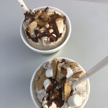 Granny's Sweet Freeze Shoppe - S'mores and puppy chow - Ice Cream & Frozen Yogurt Near Me - Des Moines, Iowa