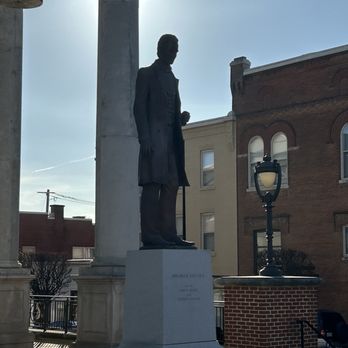 Abraham Lincoln Statue - Landmarks & Historical Buildings Near Me - Springfield, Kentucky Abraham Lincoln Statue - Landmarks & Historical Buildings Near Me - Springfield, Kentucky