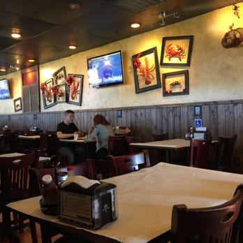 Claw Shack - cute inside decor - Cajun/Creole Near Me - San Jose, California