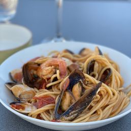 Spaghetti allo scoglio: spaghetti with mussels, clams and prawns