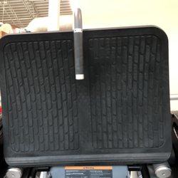 Brand new leg press was installed wrong or damaged in shipping. Puts more pressure on your left leg as it's off level.