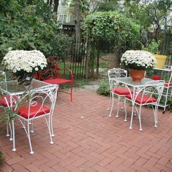 Darlene's Guest Cottage - Estate Home Garden Patio