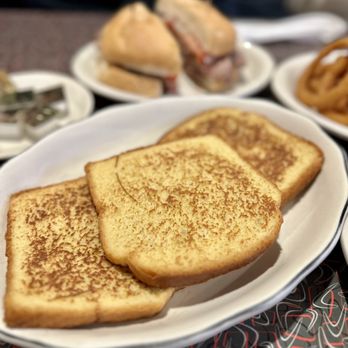 Cody's Diner - french toast - Diners Near Me - New Haven, Connecticut