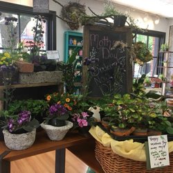 El Jardin Flower & Garden Room