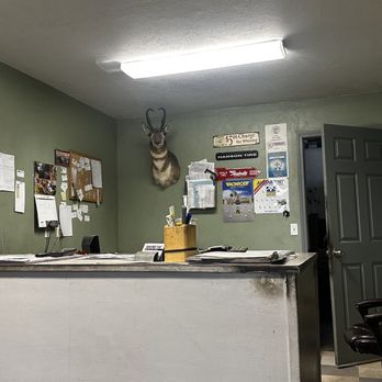 Hanson Tire - Transaction desk - Auto Repair Near Me - Klamath Falls, Oregon Hanson Tire - Transaction desk - Auto Repair Near Me - Klamath Falls, Oregon