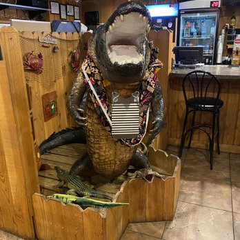 Boudreau & Thibodeau's Cajun Cookin' - The hostess... kind of quiet but awesome... - Cajun/Creole Near Me - Houma, Louisiana