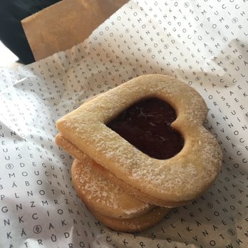 EMA espresso bar - Linzer Cookies - Cafes Near Me - Prague, Puerto Rico EMA espresso bar - Linzer Cookies - Cafes Near Me - Prague, Puerto Rico