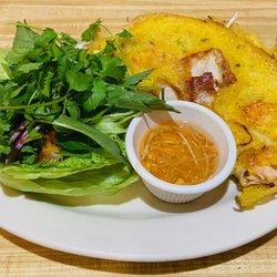 Saigon One Pho - Chicken and shrimp crepe.