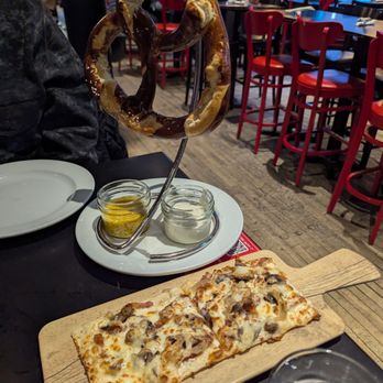 3 Brasseurs - Pubs Near Me - Montreal, Quebec 3 Brasseurs - Pubs Near Me - Montreal, Quebec