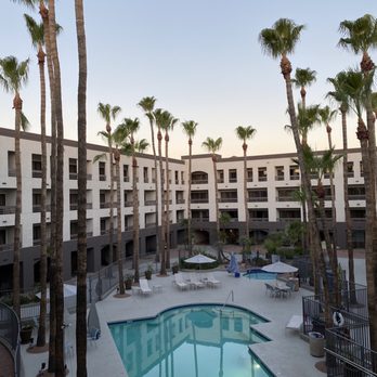 Hilton Phoenix Airport - Hotels Near Me - Phoenix, Arizona