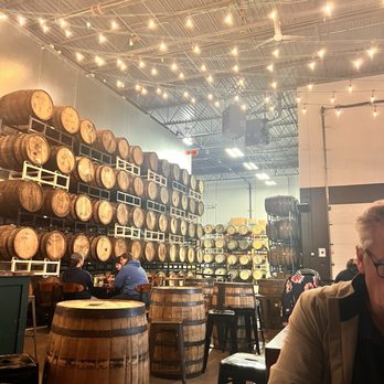 Phase Three Brewing Company - Back room seating - Breweries Near Me - Lake Zurich, Illinois