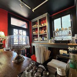 Dangerously Delicious Pies - Bar