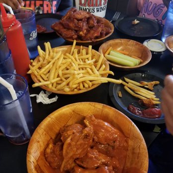 Duff's Famous Wings - American Near Me - Amherst, New York Duff's Famous Wings - American Near Me - Amherst, New York
