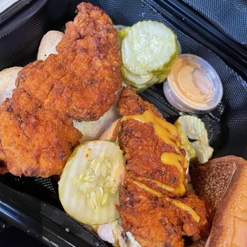 Dave's Hot Chicken - Mild 1 Tender & 1 Slider (got mac&cheese instead of fries) - Chicken Shop Near Me - San Diego, California Dave's Hot Chicken - Mild 1 Tender & 1 Slider (got mac&cheese instead of fries) - Chicken Shop Near Me - San Diego, California