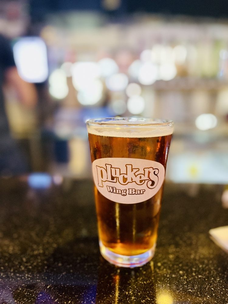 Pluckers Wing Bar - Landmark