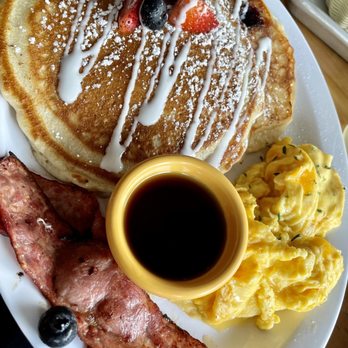 Huskey’s Kitchen - Breakfast & Brunch Near Me - Decatur, Georgia