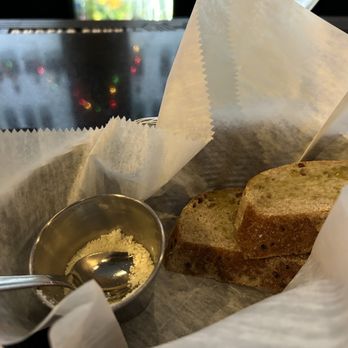 Da Vinci Ristorante - Bread - Pizza Near Me - Waltham, Massachusetts