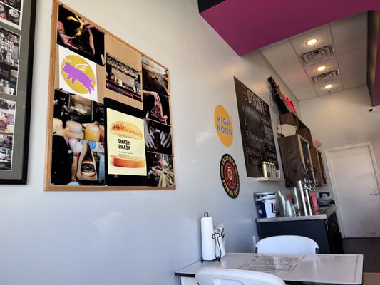 Neon Pig Tupelo by null