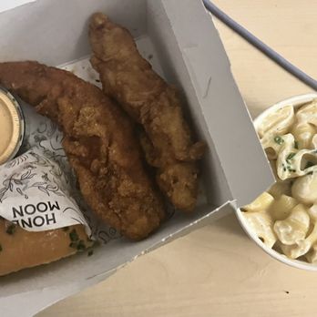 Honeymoon Chicken - Jumbo Crispy Chicken Tenders, Mac and Cheese - Chicken Shop Near Me - Washington, DC, District of Columbia Honeymoon Chicken - Jumbo Crispy Chicken Tenders, Mac and Cheese - Chicken Shop Near Me - Washington, DC, District of Columbia