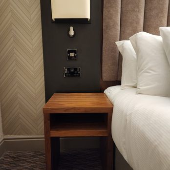 DoubleTree by Hilton Hotel Southampton - The shelf in the table by each side of the bed - no drawers - Hotels Near Me - Southampton, HAM