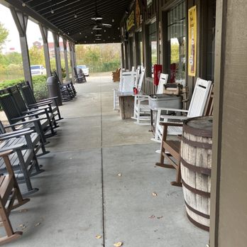 Cracker Barrel Old Country Store - American Near Me - Vicksburg, Mississippi