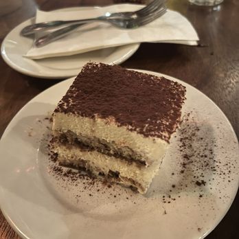 Lil Frankie's - Homemade Tiramisu - Pizza Near Me - New York, New York