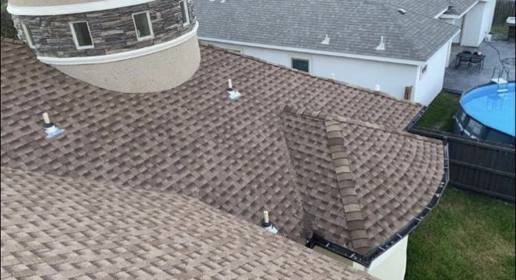 Slide of Castellanos Roofing