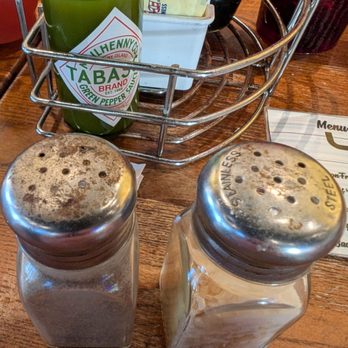 Eggs 'n Things Ko Olina - Rusty tops. - American Near Me - Kapolei, Hawaii