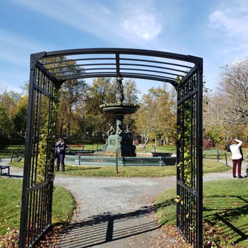 Halifax Public Gardens - Botanical Gardens Near Me - Halifax, Nova Scotia