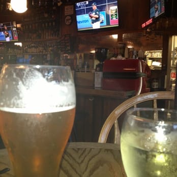 Beachcomber Pub - Beverage and a flat screen. - Pubs Near Me - Florence, Oregon