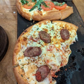 Malbec Market - Chorizo and Margarita Pizzas - Argentine Near Me - Eagle Rock, California Malbec Market - Chorizo and Margarita Pizzas - Argentine Near Me - Eagle Rock, California