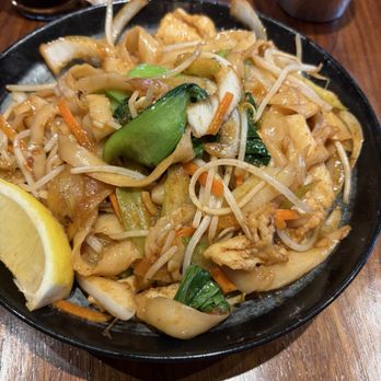 Kungfu Kitchen - E4.Chicken Stir-Fry Knife-Cut Noodle - Dim Sum Near Me - Orlando, Florida Kungfu Kitchen - E4.Chicken Stir-Fry Knife-Cut Noodle - Dim Sum Near Me - Orlando, Florida