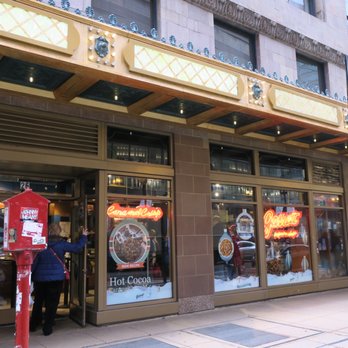 Garrett Popcorn Shops - Storefront - Popcorn Shops Near Me - Chicago, Illinois