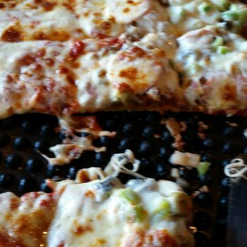Mama's Pizza - Pics from the above review. - Pizza Near Me - Omaha, Nebraska Mama's Pizza - Pics from the above review. - Pizza Near Me - Omaha, Nebraska