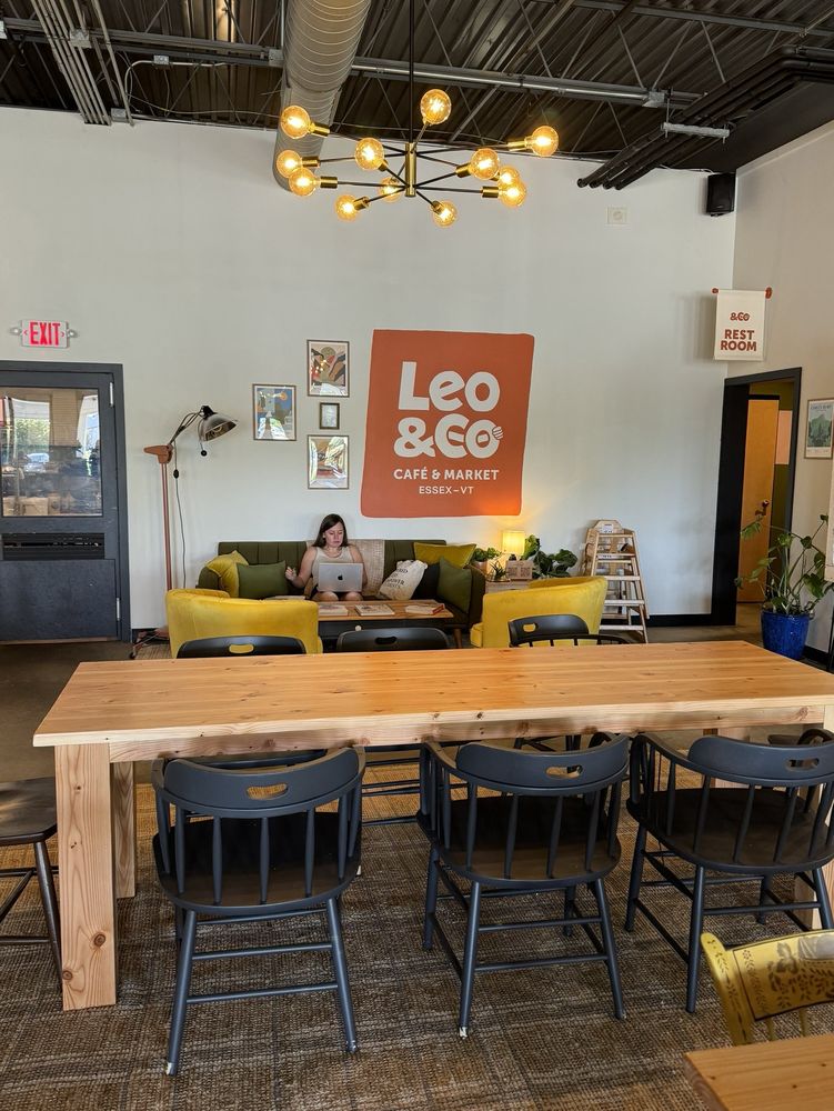 Leo Logo