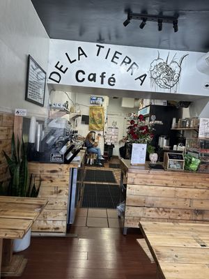 De La Tierra Café by null