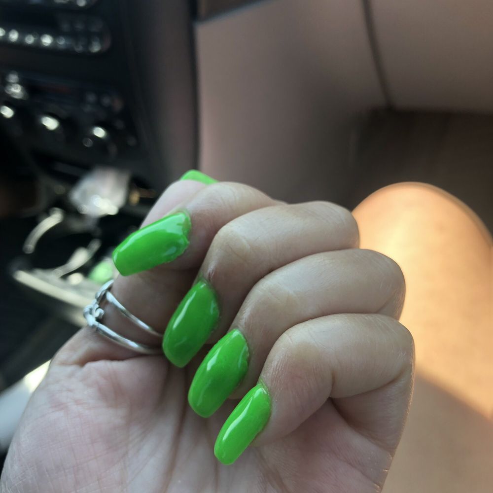 Ocean Nail Spa - Uneven and clumpy pointer finger nail - Nail Salons Near Me - Southern Shores, North Carolina