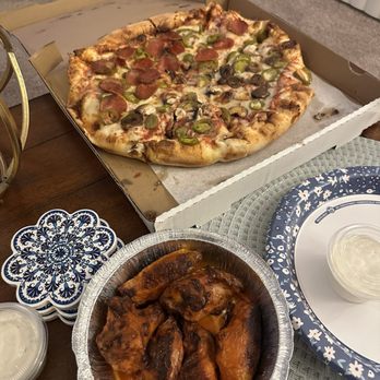 Pizza Xpress - Mushroom, jalepeno, pepperoni pizza. Buffalo wings - Pizza Near Me - Redlands, California Pizza Xpress - Mushroom, jalepeno, pepperoni pizza. Buffalo wings - Pizza Near Me - Redlands, California