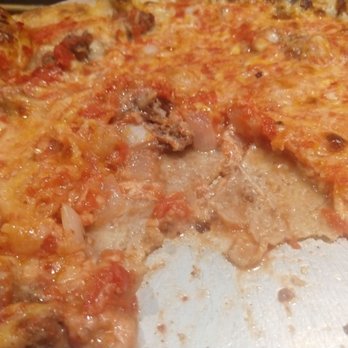 Santarpio's Pizza - Soggy, undercooked pizza - Pizza Near Me - Boston, Massachusetts Santarpio's Pizza - Soggy, undercooked pizza - Pizza Near Me - Boston, Massachusetts