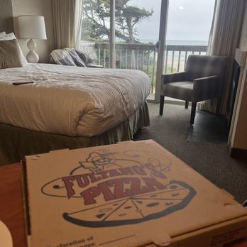 Fultano's Pizza - Pizza Near Me - Cannon Beach, Oregon