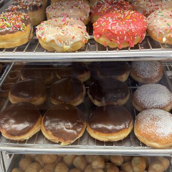 Foster's Donuts - Bakeries Near Me - Thousand Oaks, California Foster's Donuts - Bakeries Near Me - Thousand Oaks, California
