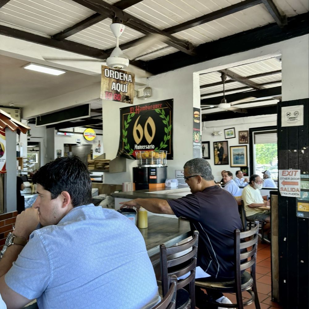 El Hamburguer - Burgers Near Me - San Juan, Puerto Rico