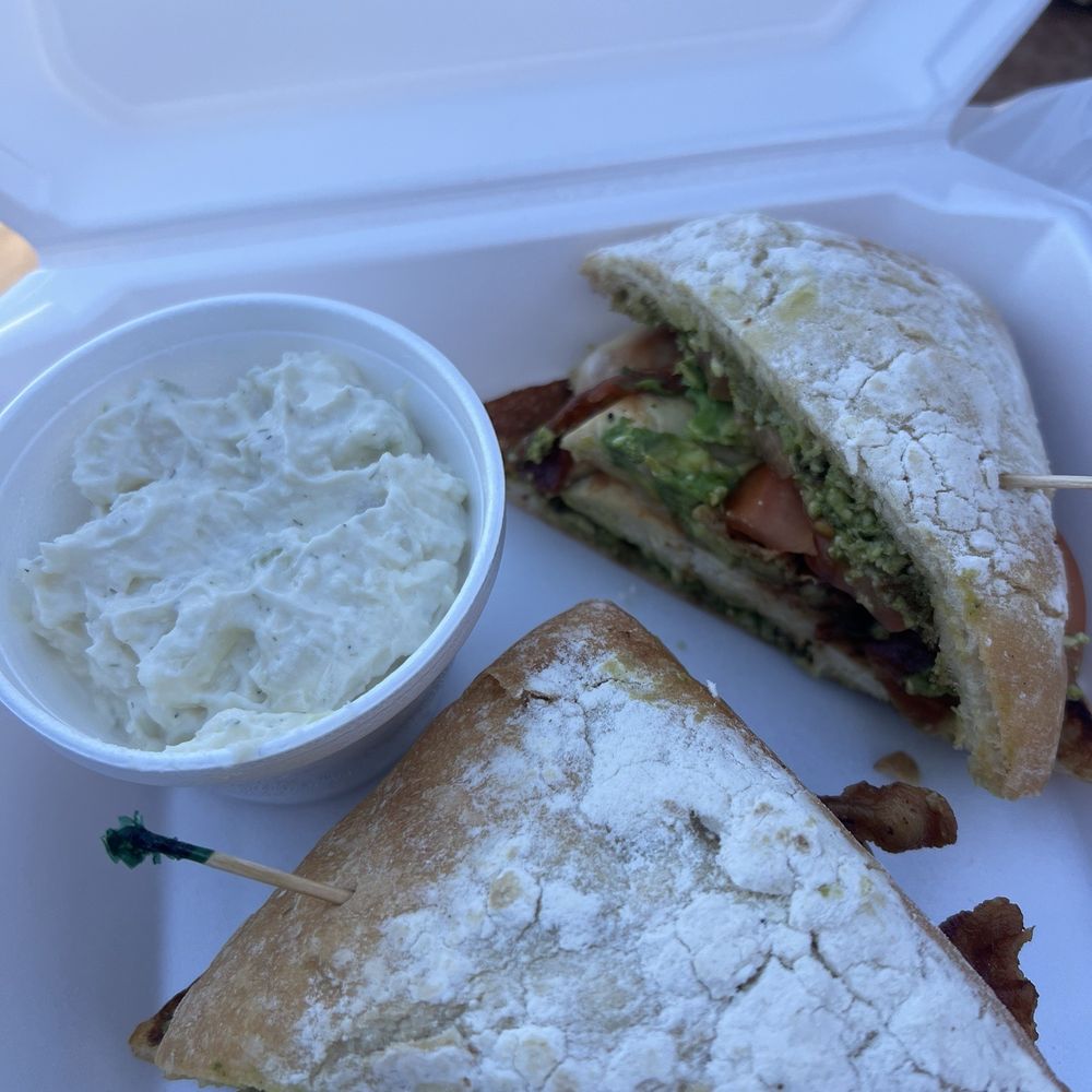 Meester Zebra - Pesto chicken sandwich and potato salad - American Near Me - Cathedral City, California Meester Zebra - Pesto chicken sandwich and potato salad - American Near Me - Cathedral City, California