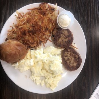 Broken Yolk Cafe - American Breakfast - Breakfast & Brunch Near Me - Fullerton, California