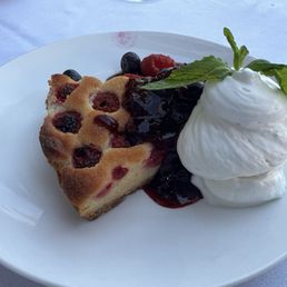 Almond and raspberry tart Almond and raspberry tart