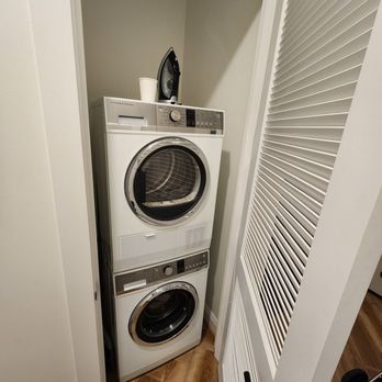 Mint House Dallas - Downtown - Washer & dryer - Hotels Near Me - Dallas, Texas